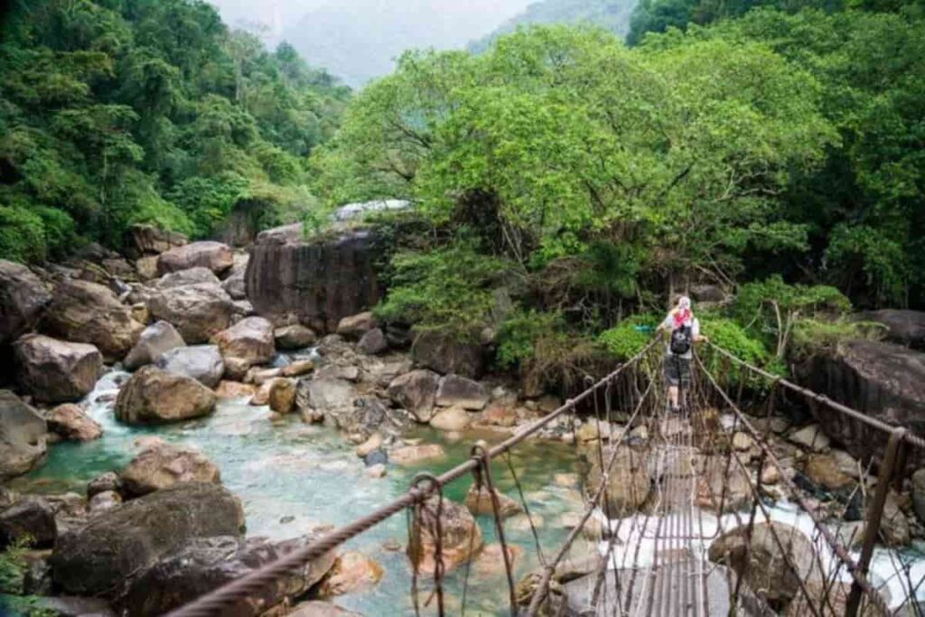 Trekking to Nongriat